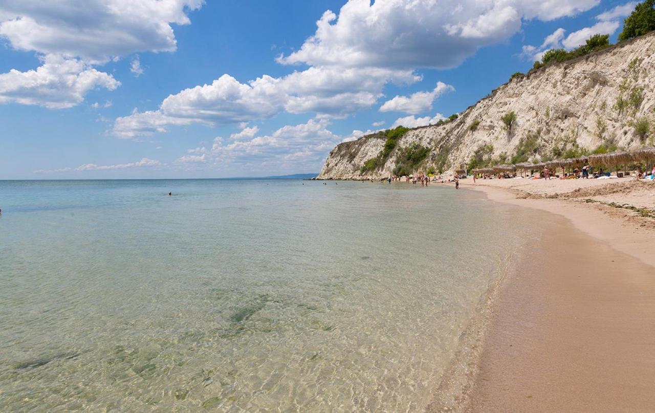Sea View & Infinity Pool Apartments In Kaliakria Resort Balchik Eksteriør billede